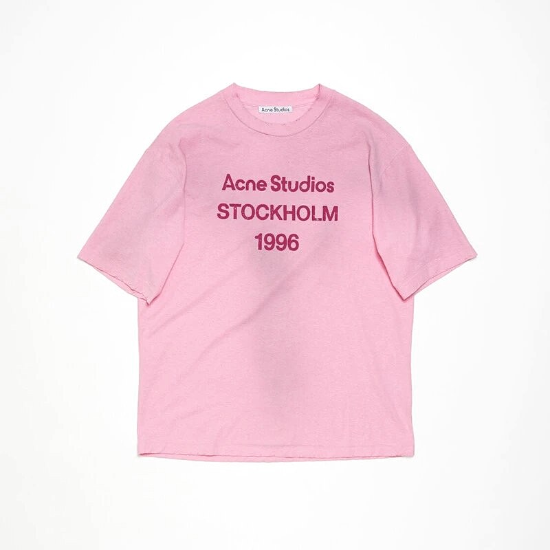 Acne Studios 2090-80 Pink Red Lettering Style Ac908026 Stockholm Logo T-Shirt City Outfit