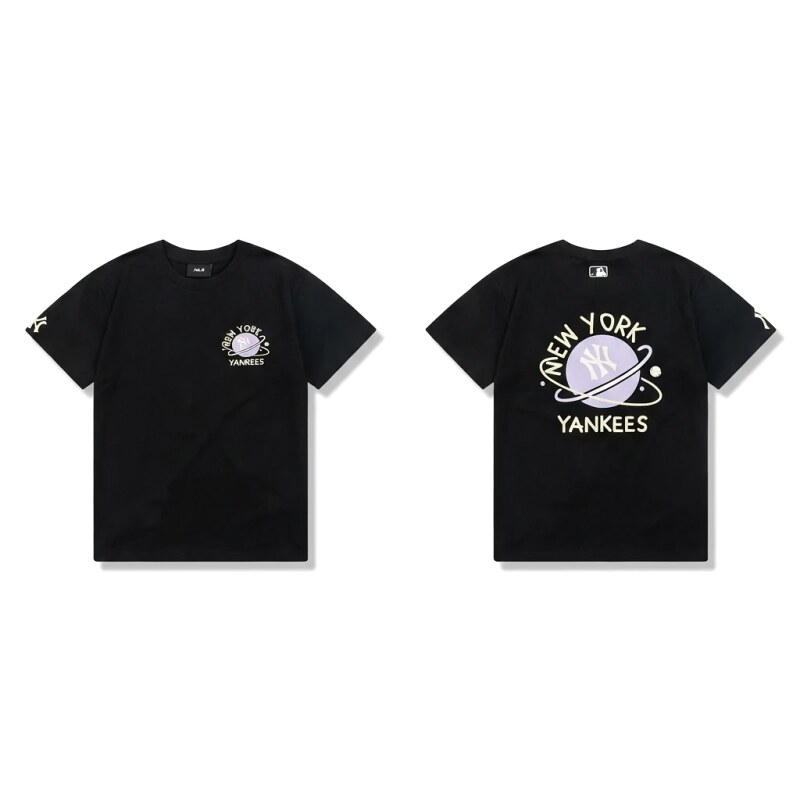 Black T-shirt of MLB New York Yankees