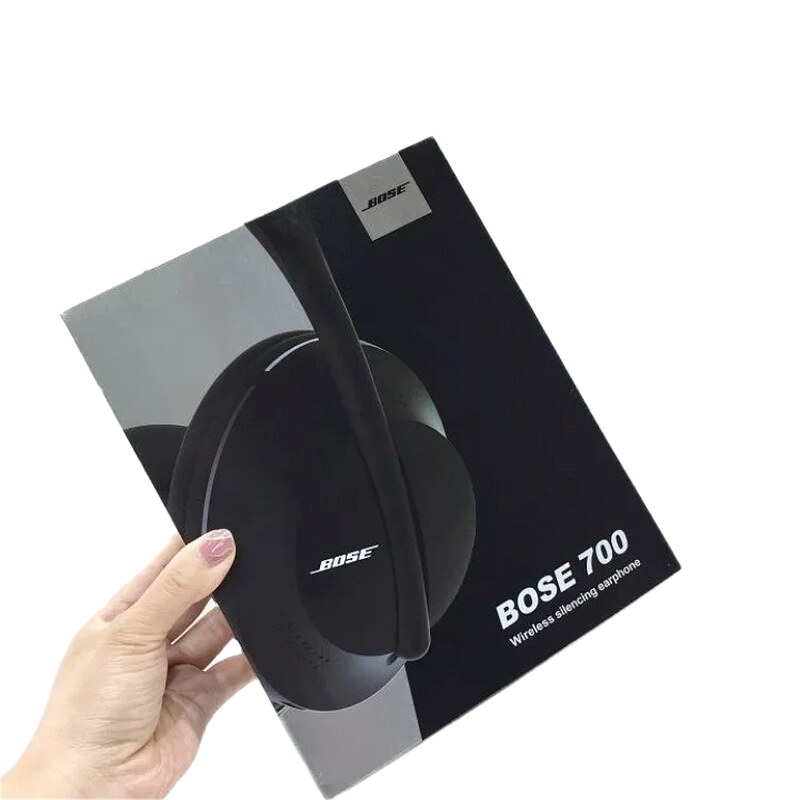 Bose 700 Wireless Headphones in Black