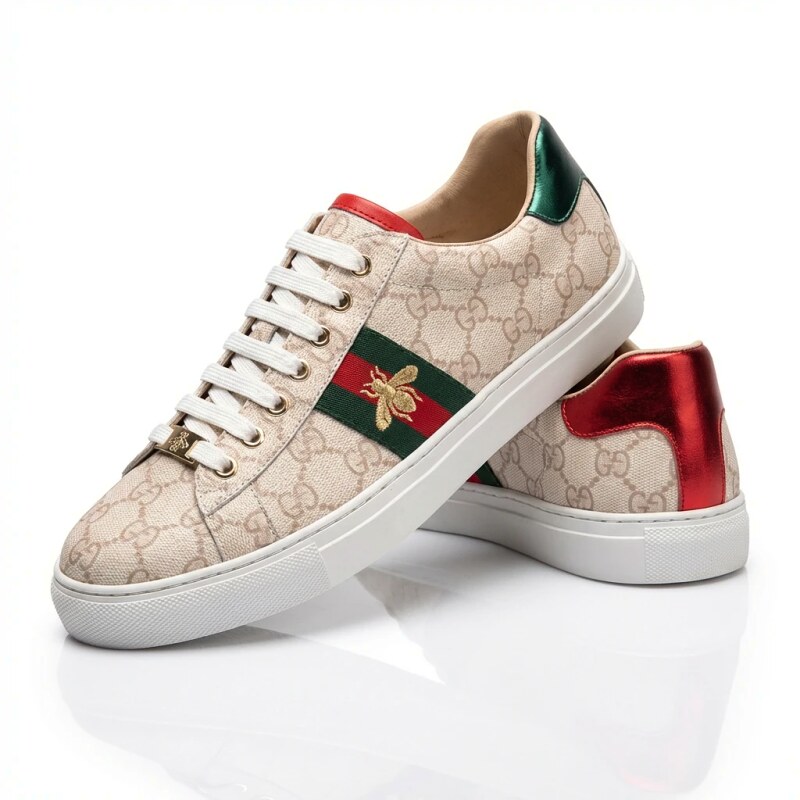 Gucci retro-style beige canvas shoes