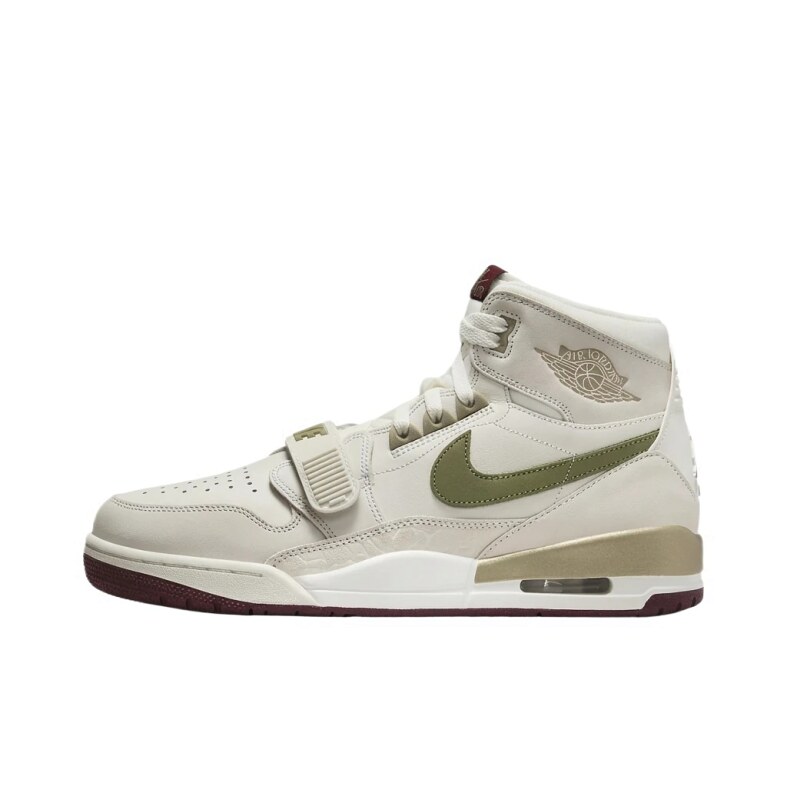 Jordan retro-style white sports shoes