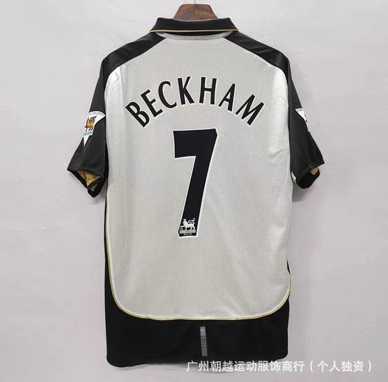 Manchester United Classic Beckham #7 soccer jersey White Black Retro for Daily Styling