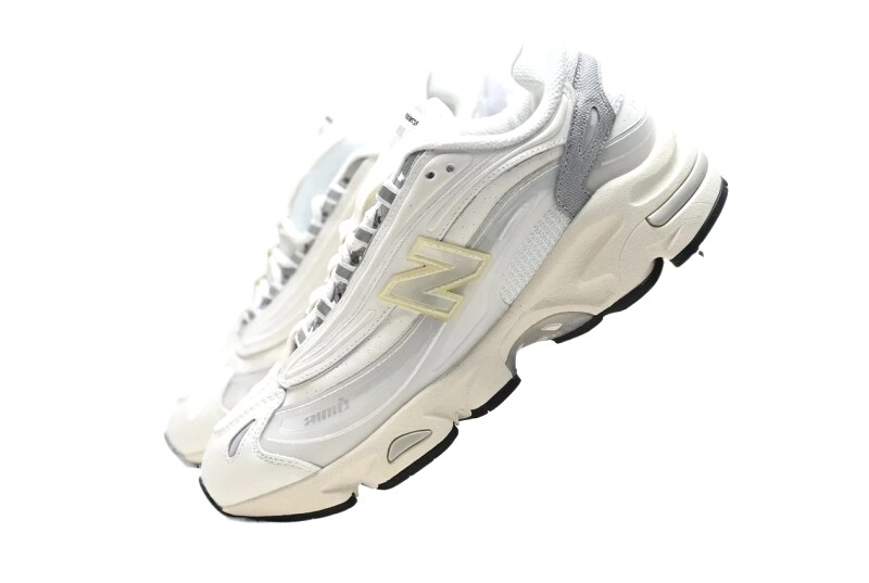 New Balance retro-style white shoes