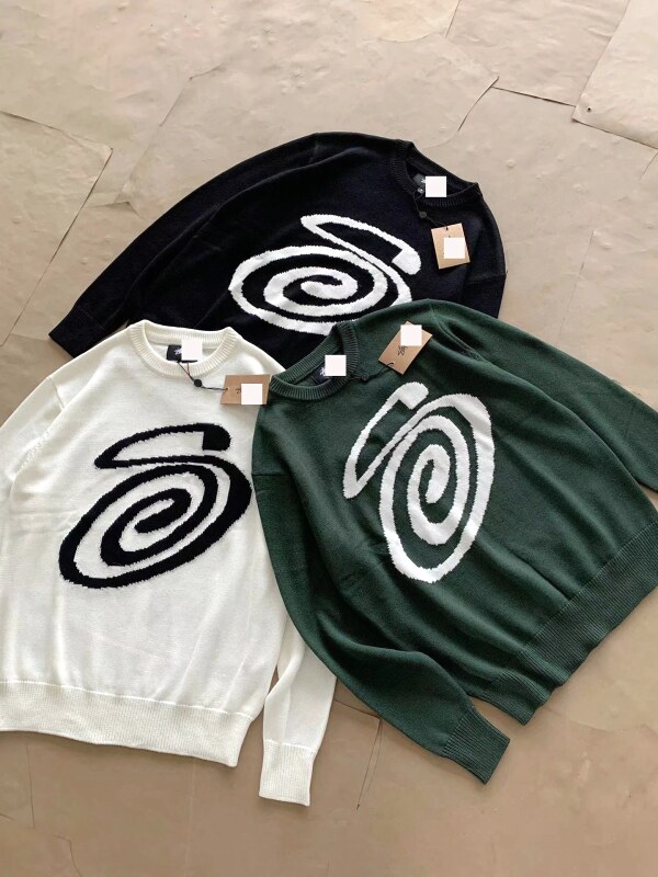 Stussy Off-White Swirl Graphic SweatShirt Streetwear Look