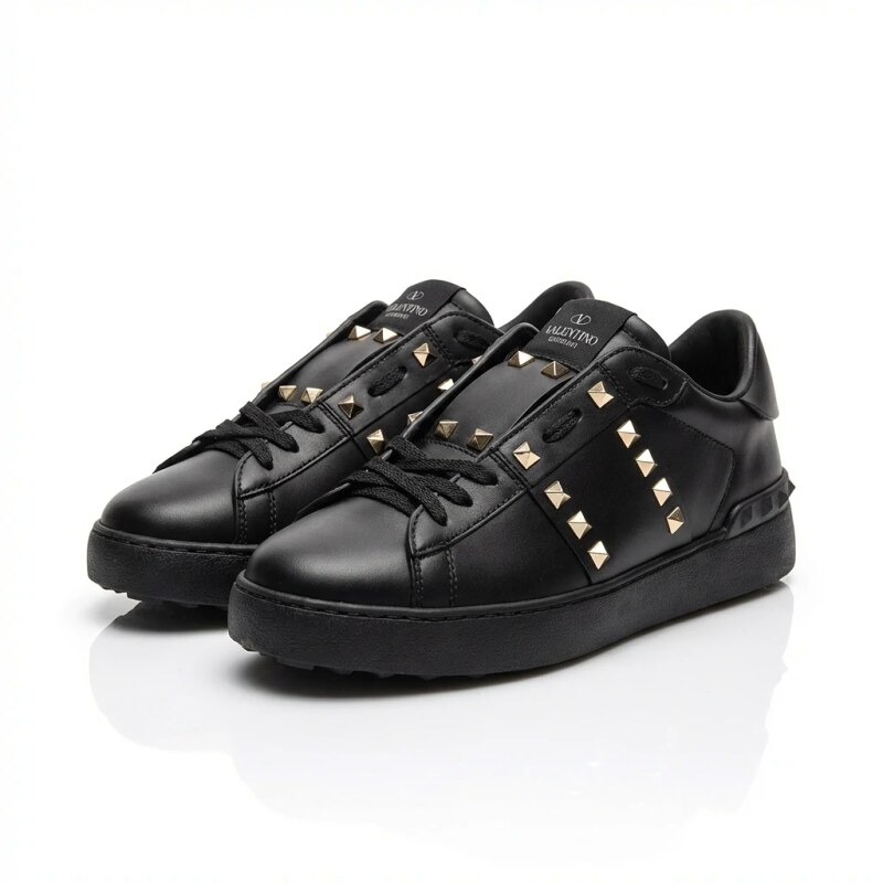 Valentino rivet trend black shoes