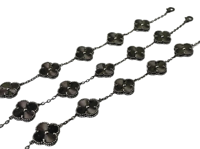 Van Cleef & Arpels Alhambra black bracelet
