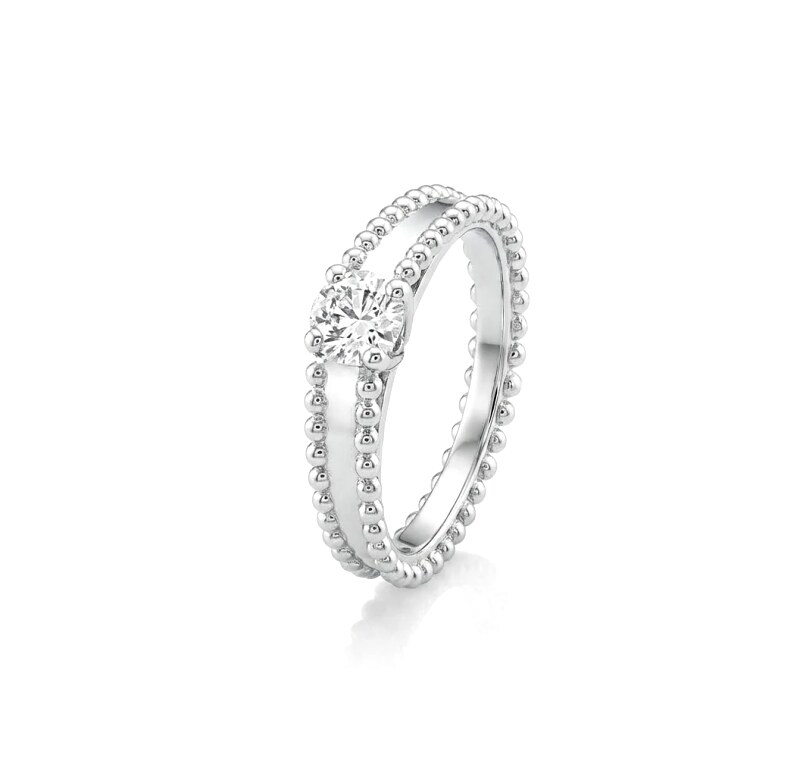 Van Cleef & Arpels diamond minimalist style ring